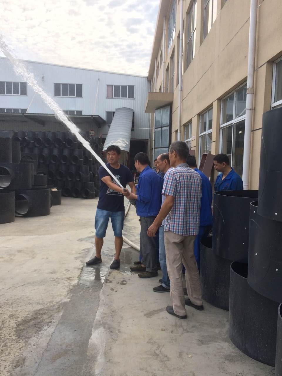 锦程员工消防演练 锦程员工消防演练